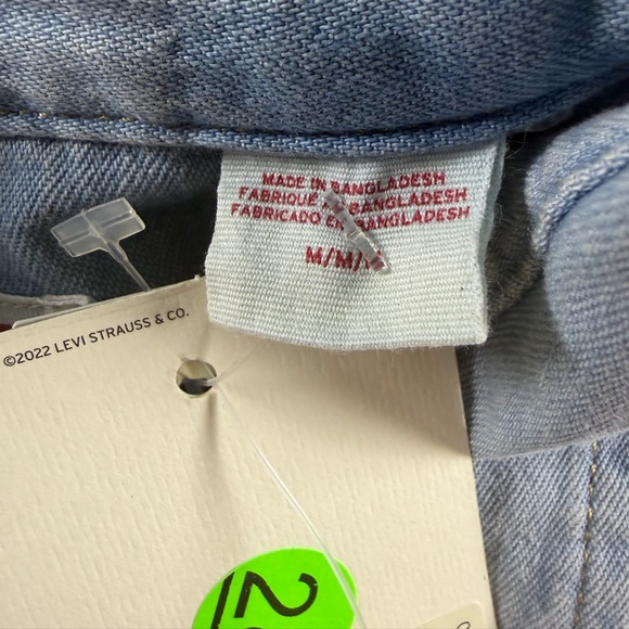 LEVIS RELAXED FIT WESTERN SHIRT Color Blue Dreams Chambray Size M - Picture 8 of 8